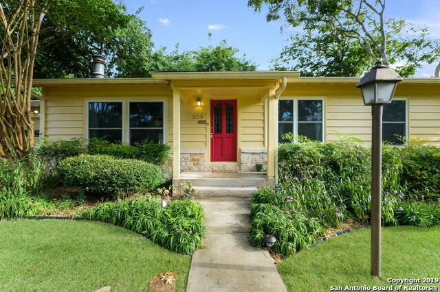 Building Photo - 909 Ivy Ln
