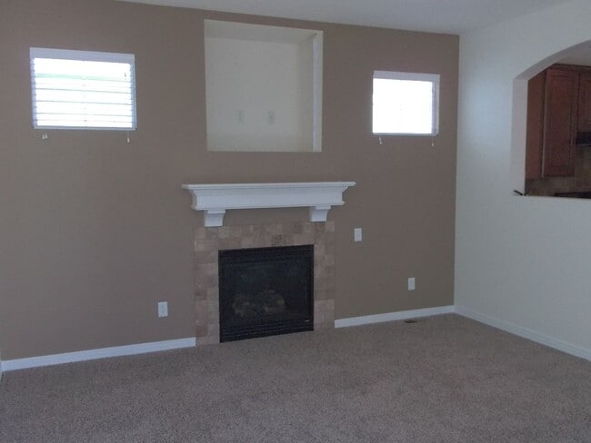 Building Photo - 2621 Rock Creek Dr