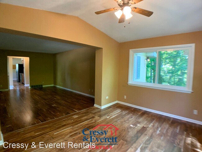 Building Photo - 3 br, 2 bath House - 2604 S State St.