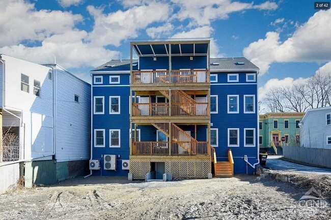 Building Photo - 225 Allen St