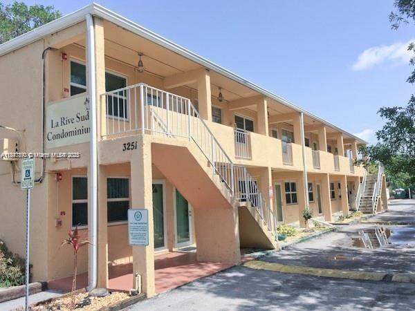 Foto principal - 3251 SW 44th St