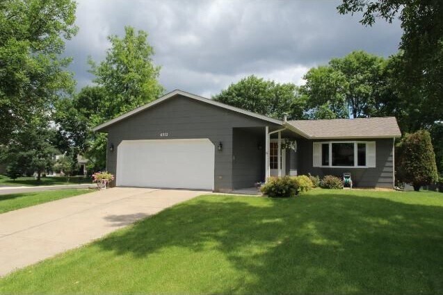 Foto del edificio - 6512 Lancaster Ln N