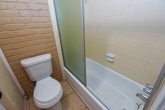 Building Photo - 1504 Beaumont Rd