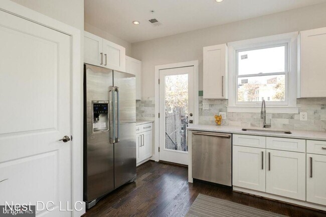 Foto del edificio - 1601 Hobart St NW