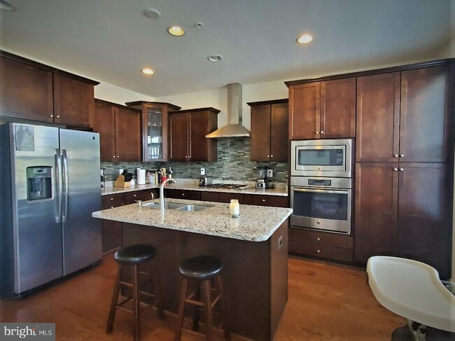 Foto del edificio - 2100 Garden Grove Ln