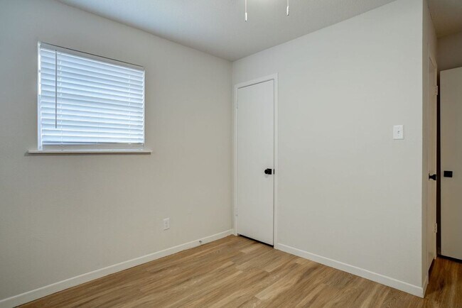 Foto del edificio - 228 Hickory St