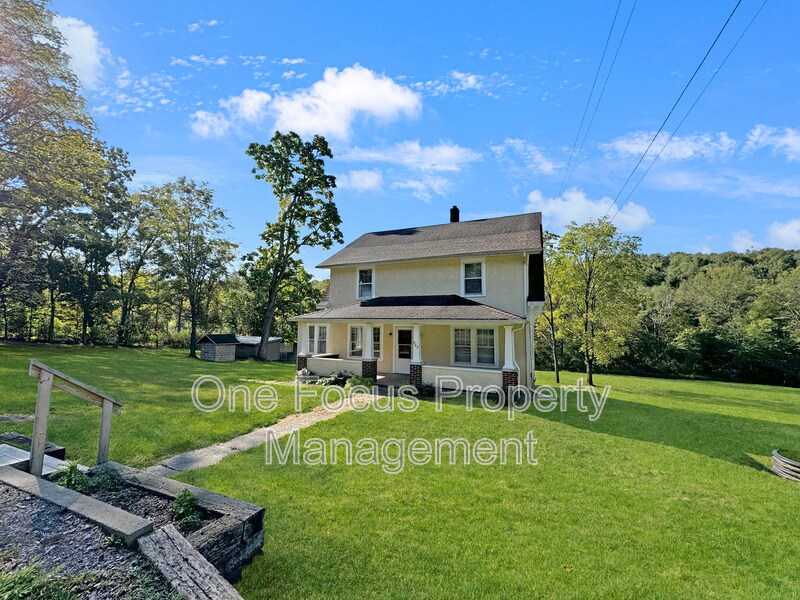 Primary Photo - 922 Quaker State Rd