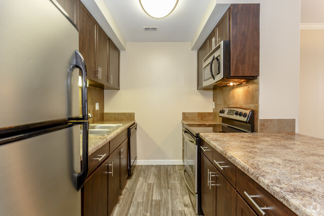 2BR, 2BA - 204 NC - Quality Hill Apartments