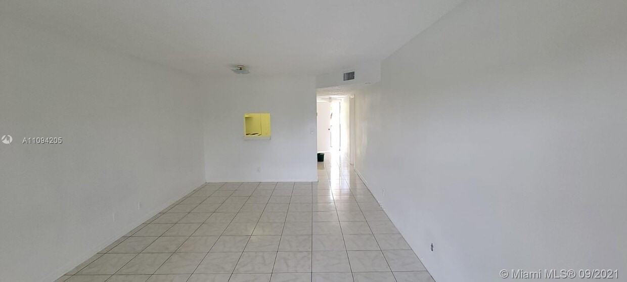 Primary Photo - 7910 Colony Cir N