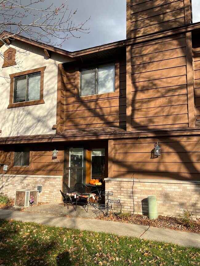 Foto del edificio - 12626 University Ave NW