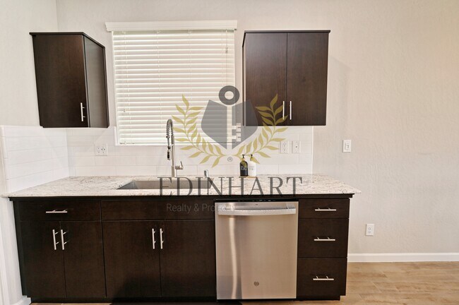 Foto del edificio - 502 Traverse Dr S