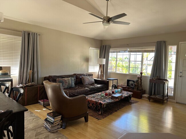 Foto del edificio - Kuau Bayview Estates Unfurnished 3 Bedroom...
