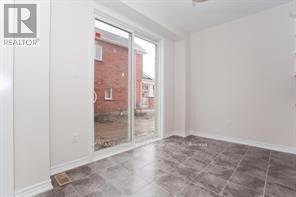 Photo du bâtiment - 369 Falling Green Cres