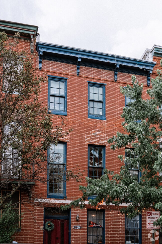 Building Photo - 1702 Hollins St