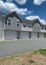 Building Photo - 914 Brawley School Rd