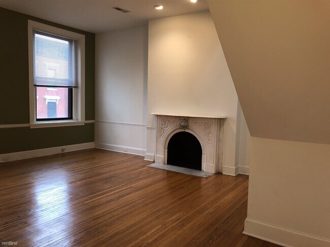 Foto del edificio - 1 br, 1 bath  - 1014 N Charles St Apt 6
