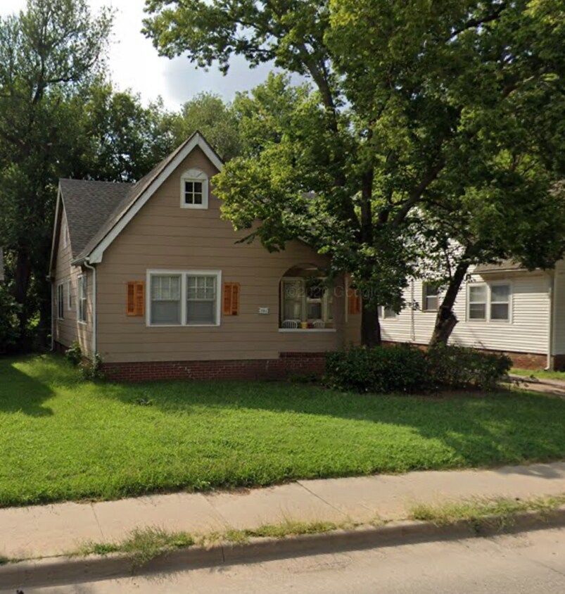 Primary Photo - 731 S Hillside St