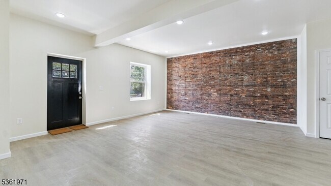 Foto del edificio - 63 N 7th St