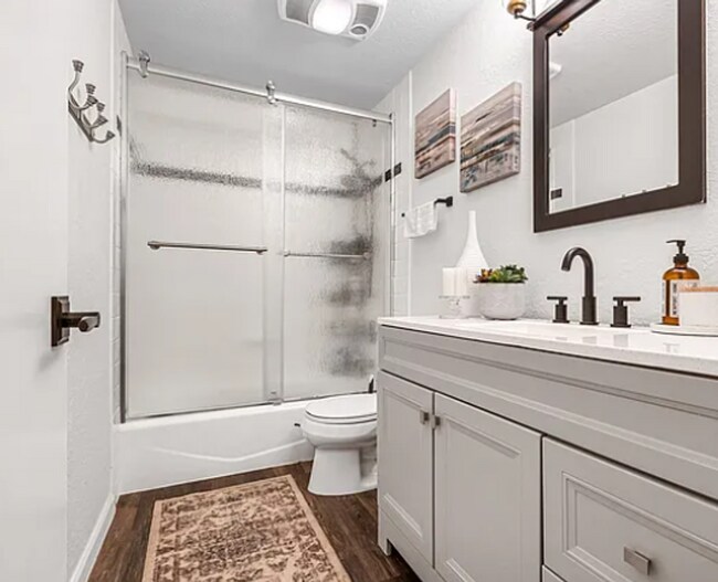 Foto del edificio - Charming Updated Ground-Floor 2 Bed - 1 Ba...