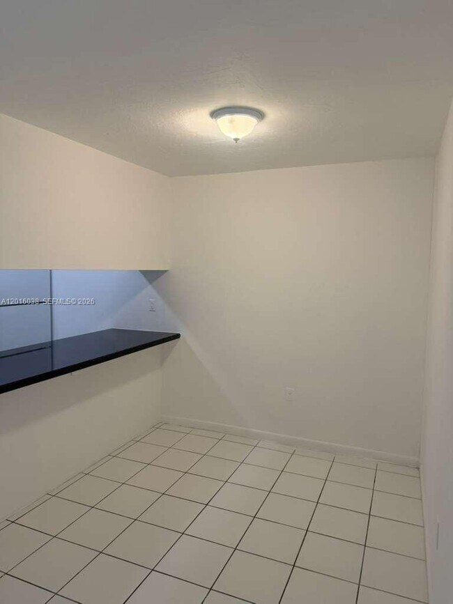 Foto del edificio - 251 NW 177th St