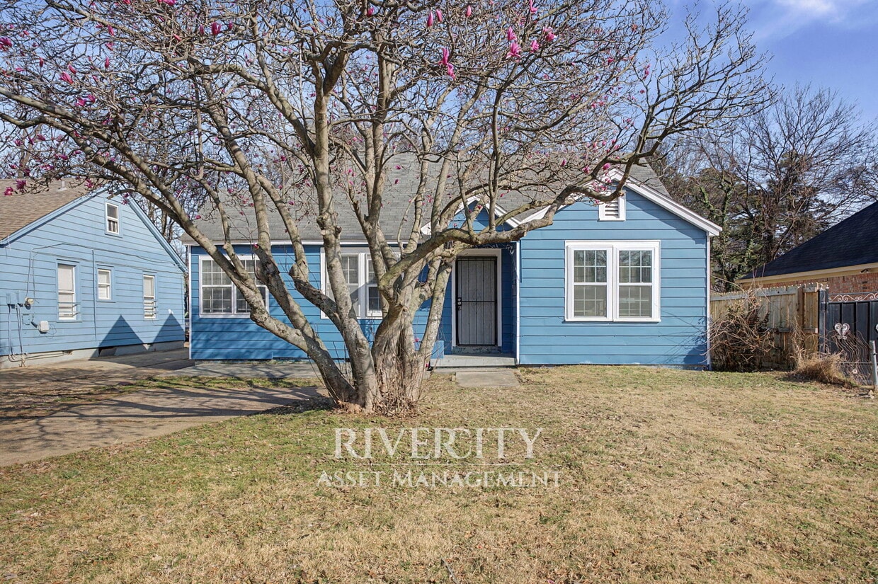 Photo - 1052 National St (Memphis, TN)