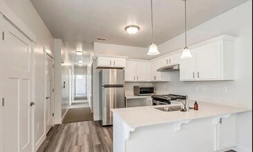 Building Photo - 532 N 360 W