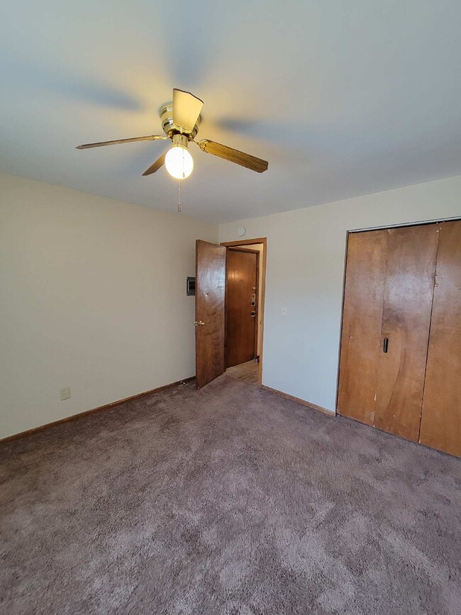 Ceiling Fan in Bedroom - 2325 Lewis Ave