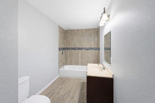 Foto del edificio - 111 Otis Ln