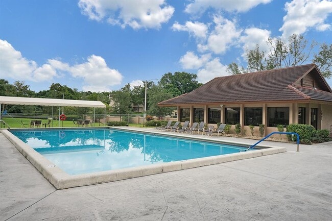 Building Photo - 9510 Seagrape Dr