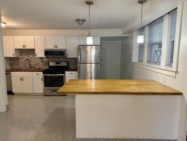 Foto del edificio - 5010 W Grace St
