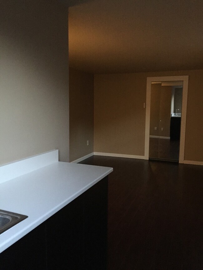 Foto del edificio - 16043 Leadwell St