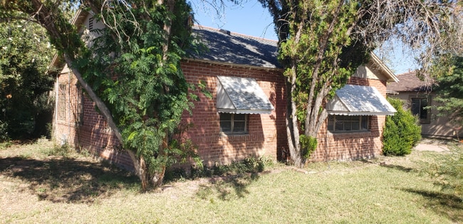 Foto del edificio - 2328 W Orange Dr