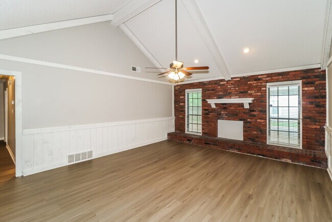 Building Photo - 6708 Henredon Dr