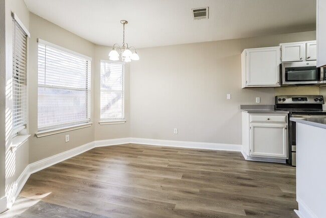 Foto del edificio - 809 Bushmills Ct