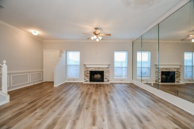 Building Photo - 8085 El Mundo St