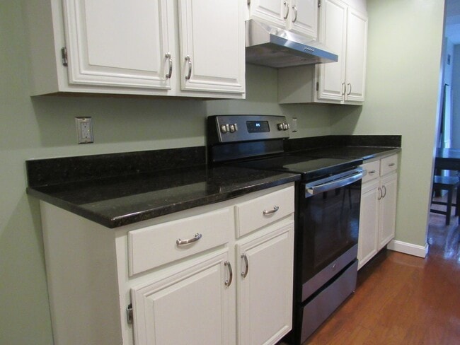 Building Photo - Lowell MA 1 Bedroom Loft Condo For Rent!