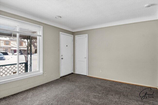 Foto del edificio - 3 Bedroom Bungalow - $1300