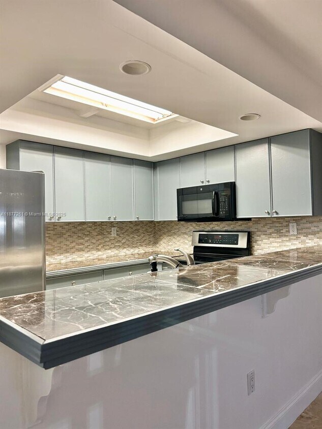 Foto principal - 701 NW 19th St