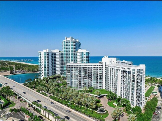Foto del edificio - 10275 Collins Ave