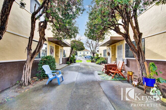 Foto del edificio - 125 W F St