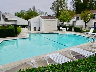 Building Photo - FRESHLY PAINTED!