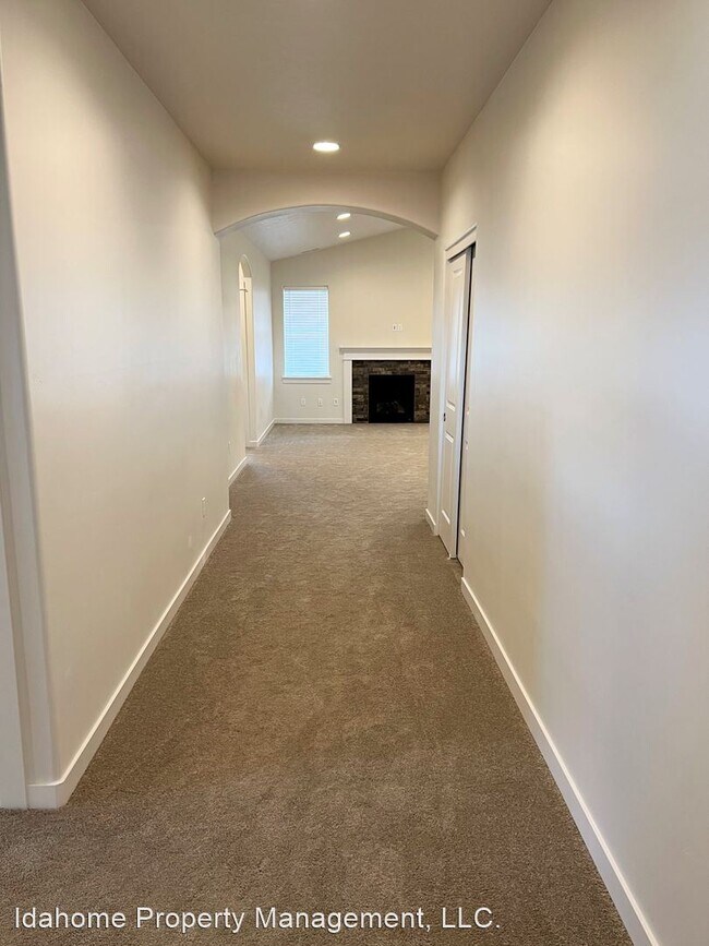 Foto del edificio - 3 br, 2 bath House - 2193 W Skylar St