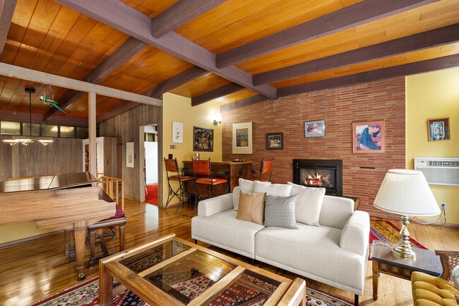 Foto del edificio - 6008 SW 21st Ave