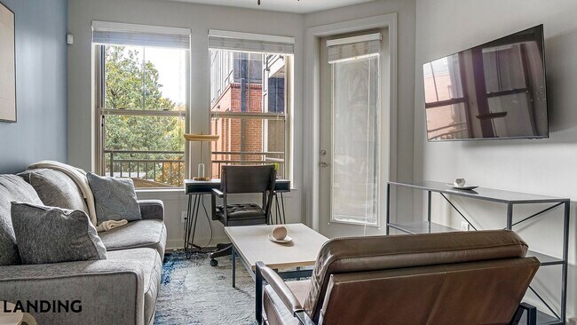 Foto del edificio - 2420 Peachtree Rd NW