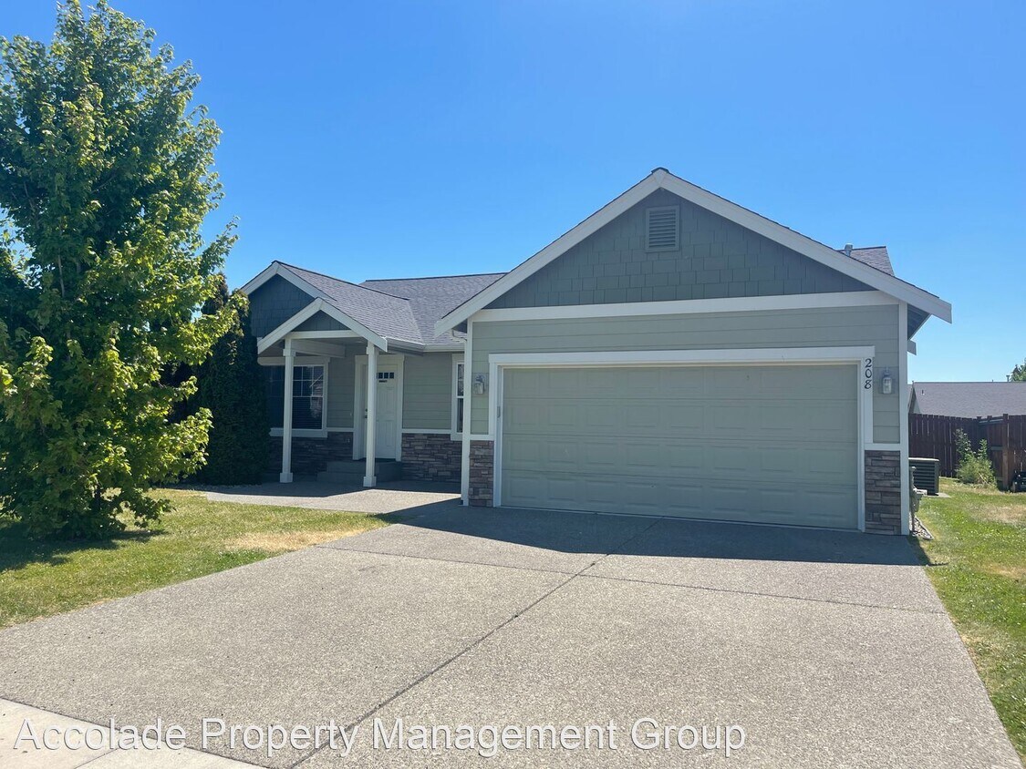 Primary Photo - 4 br, 2 bath House - 208 West Hailey Court