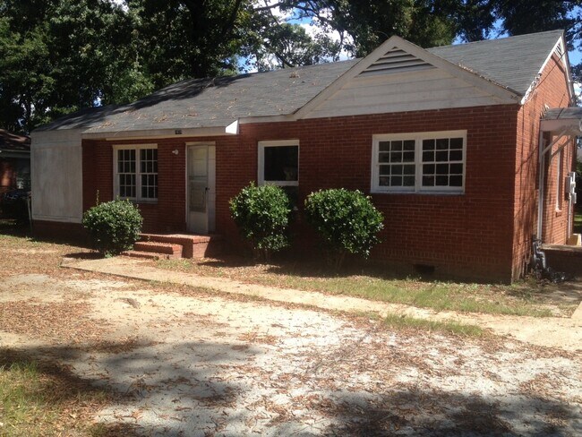 Foto del edificio - **UPCOMING**2 or 3 Bedroom / 1 Bathroom Home near Ft. Benning***