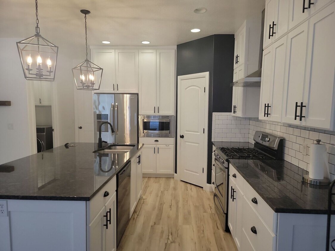 Foto principal - 4 Bedroom St. George Home with Bonus Room....