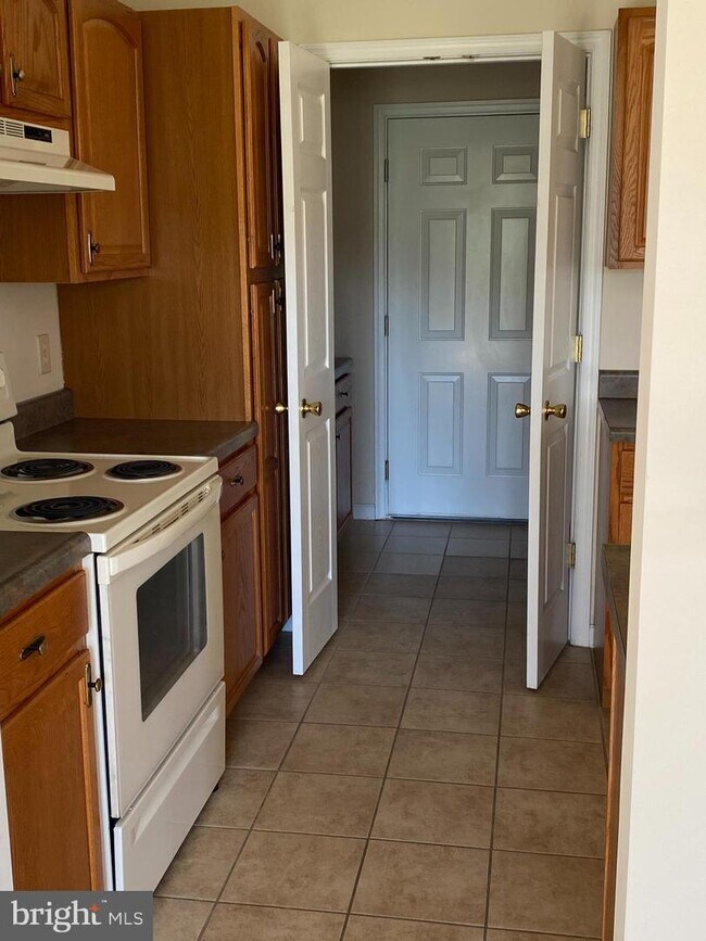 2048 Powell Dr, Chambersburg, PA 17201 Townhome Rentals in