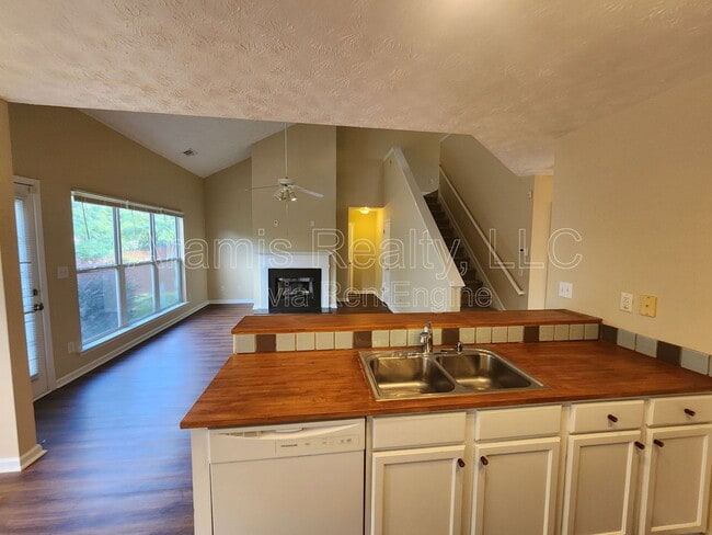 Foto del edificio - 1624 Oak Trace Cir