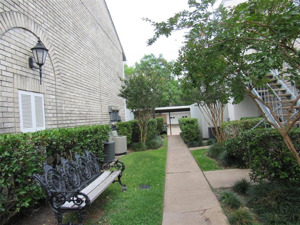 8787 Brae Acres Rd Unit 812, Houston, TX 77074 Condo for Rent in